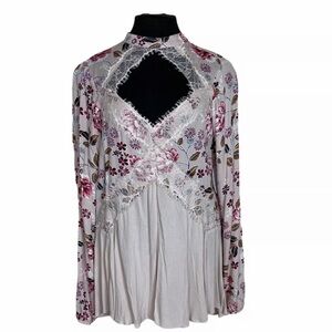 🌻EUC • Gypsies & Moondust • Floral Keyhole Top •